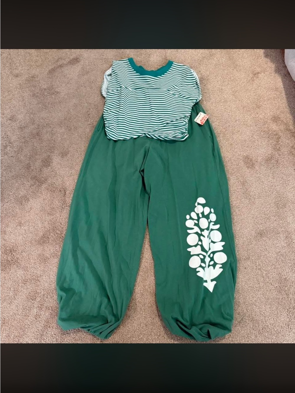 Free people” Sold out” 🥵 shot Crossover Set Size L
